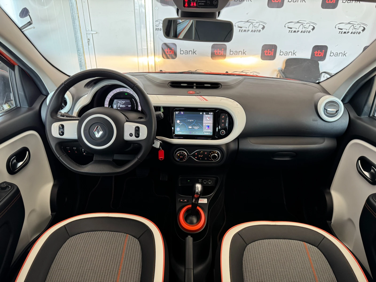 Renault Twingo 60KW* ПЪЛНА СЕРВИЗНА ИСТОРИЯ С ВАЛИДНА ГАРАНЦИЯ - изображение 9
