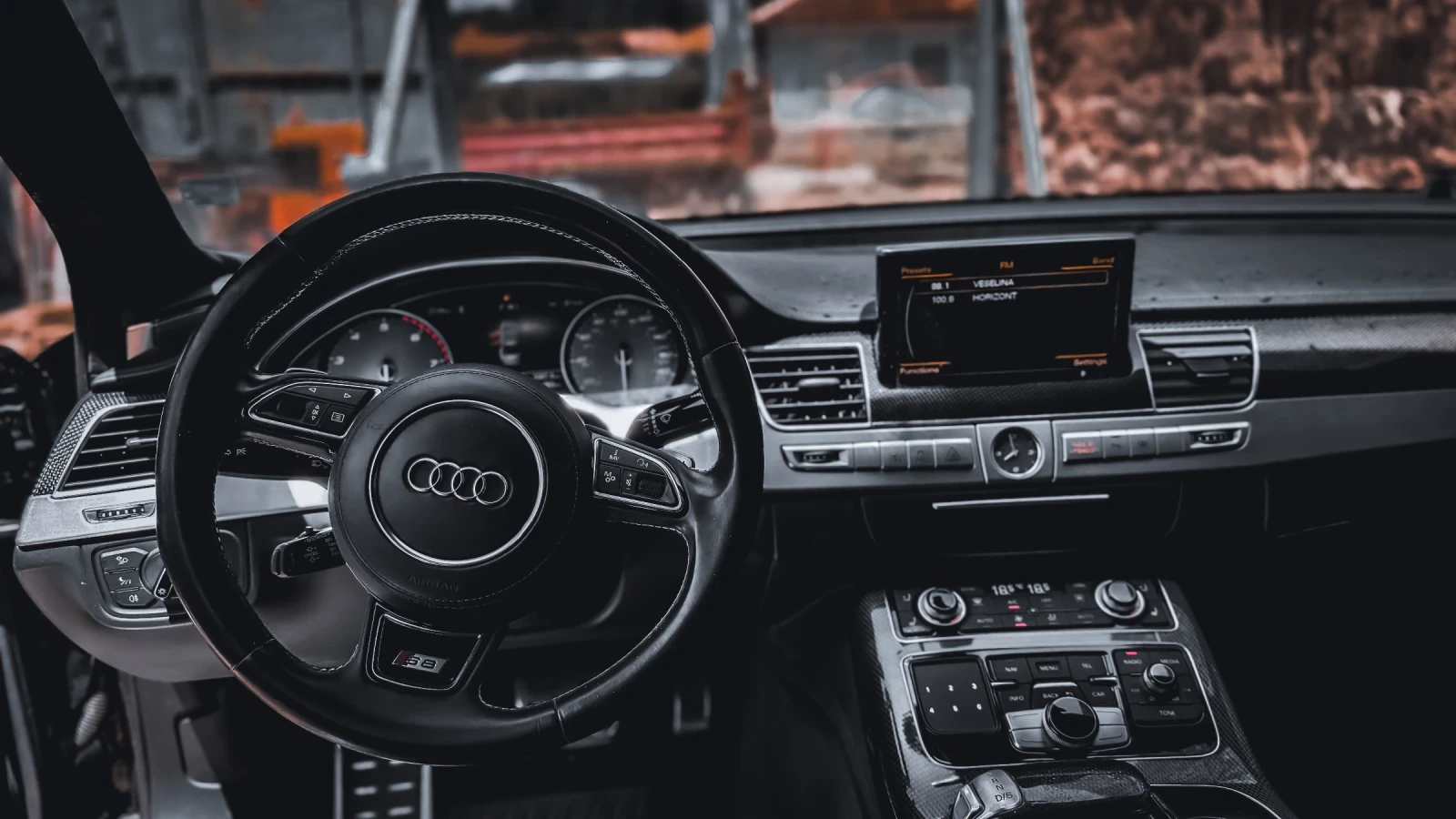 Audi S8  - изображение 9