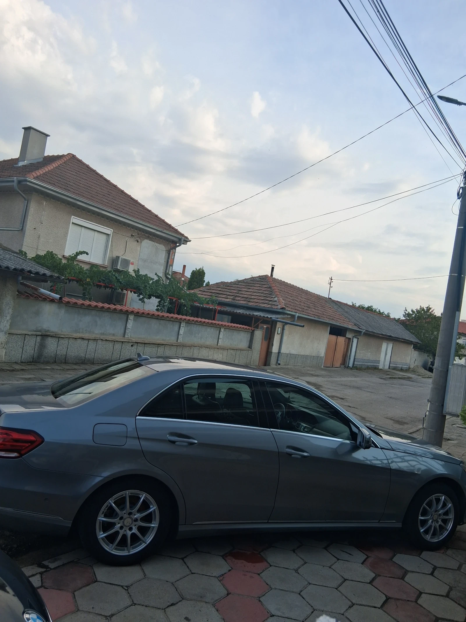 Mercedes-Benz E 200  - изображение 4