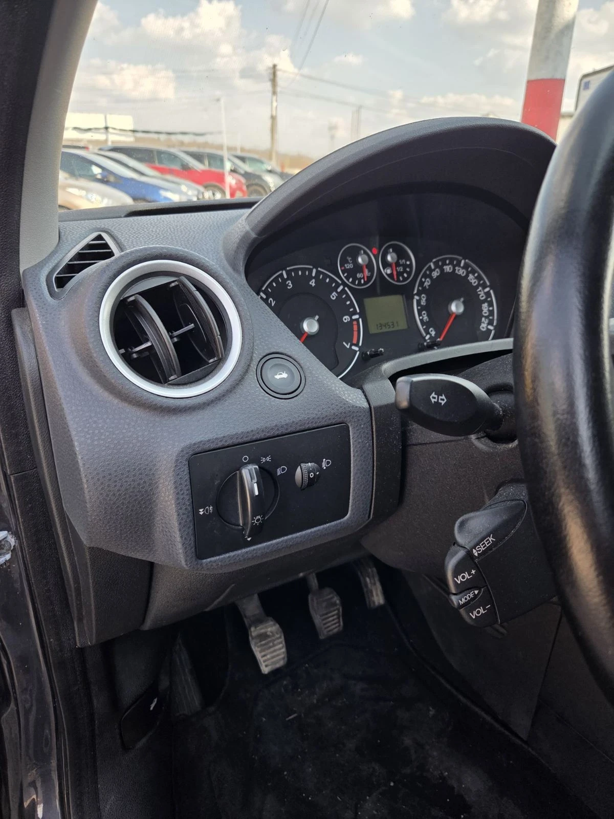 Ford Fiesta 1.3куб.75к.с. 2007г. Бензин , снимка 7 - Автомобили и джипове - 53738631