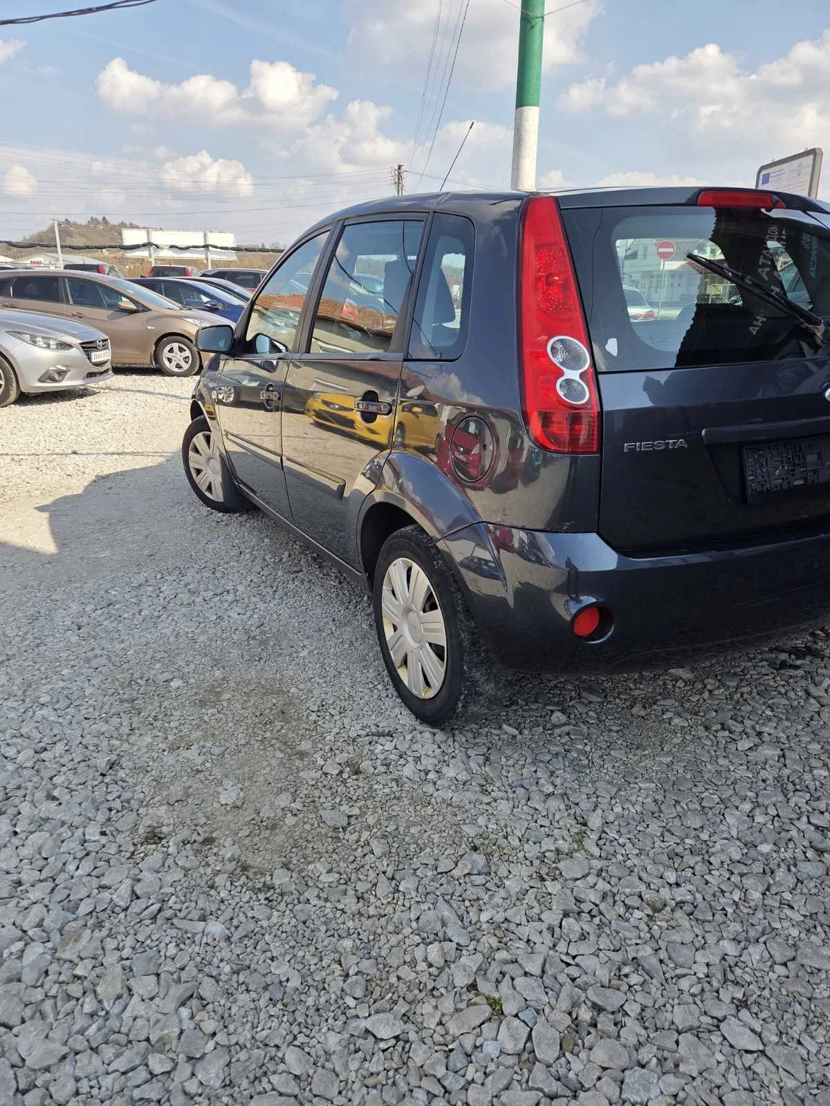 Ford Fiesta 1.3куб.75к.с. 2007г. Бензин , снимка 9 - Автомобили и джипове - 53738631