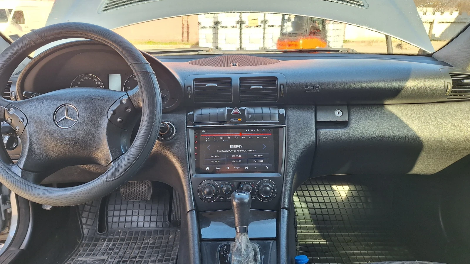 Mercedes-Benz C 200, снимка 10 - Автомобили и джипове - 53827783