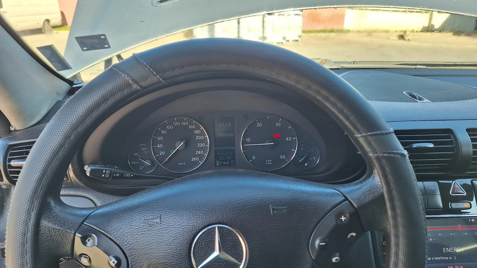 Mercedes-Benz C 200, снимка 11 - Автомобили и джипове - 53827783