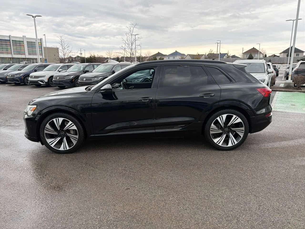 Audi E-Tron Q8/CARFAX/RANO/ОБДУХВАНЕ/360 CAM, снимка 3 - Автомобили и джипове - 53866607