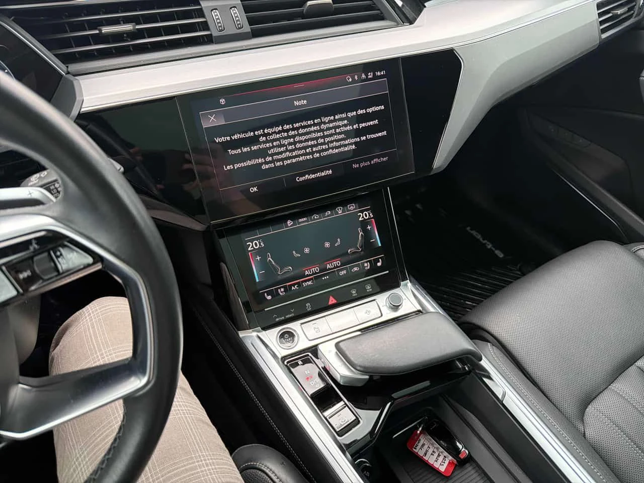 Audi E-Tron Q8/CARFAX/RANO/ОБДУХВАНЕ/360 CAM, снимка 9 - Автомобили и джипове - 53866607