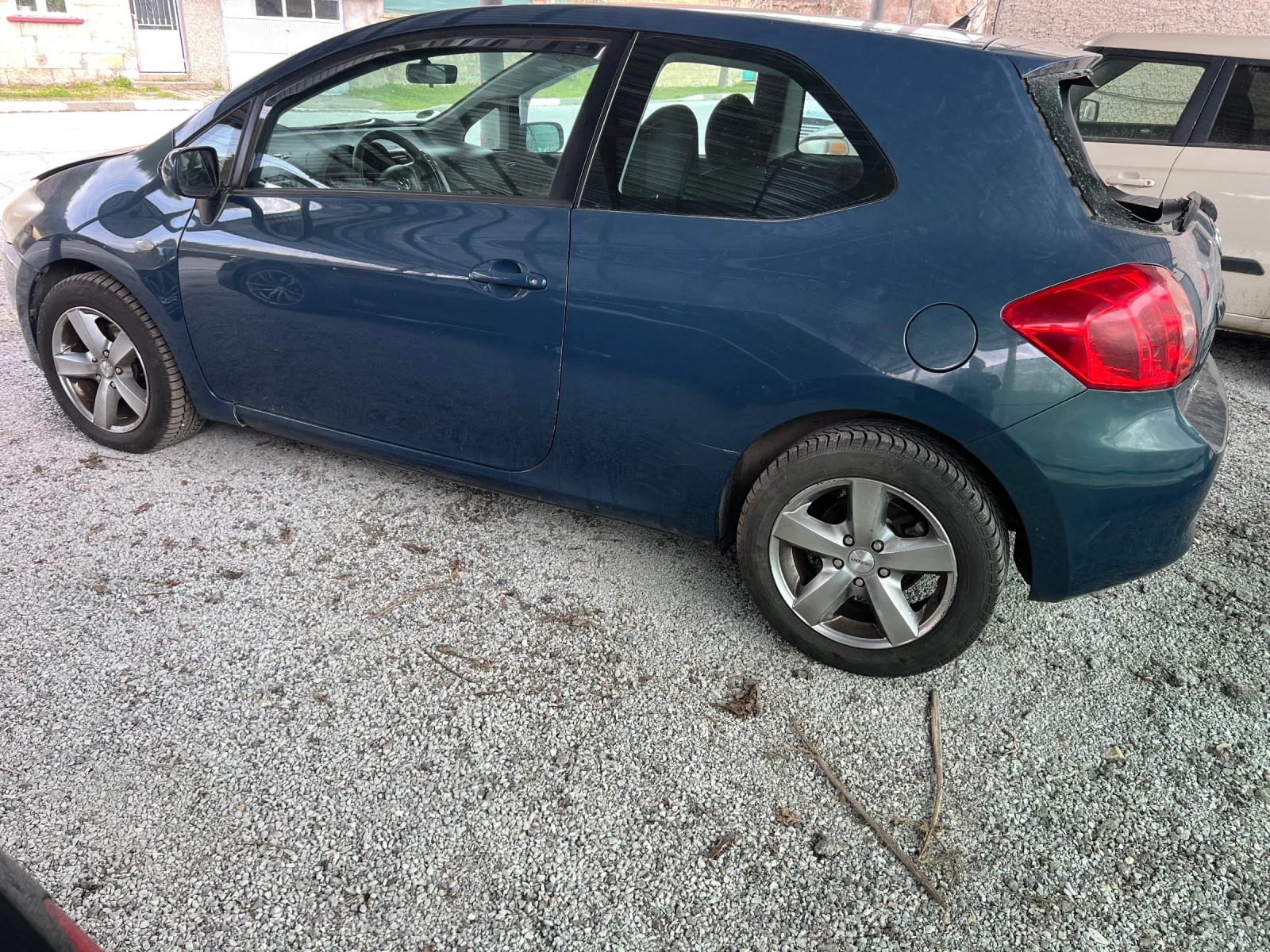 Toyota Auris 2.0 d-4d, снимка 6 - Автомобили и джипове - 53935780