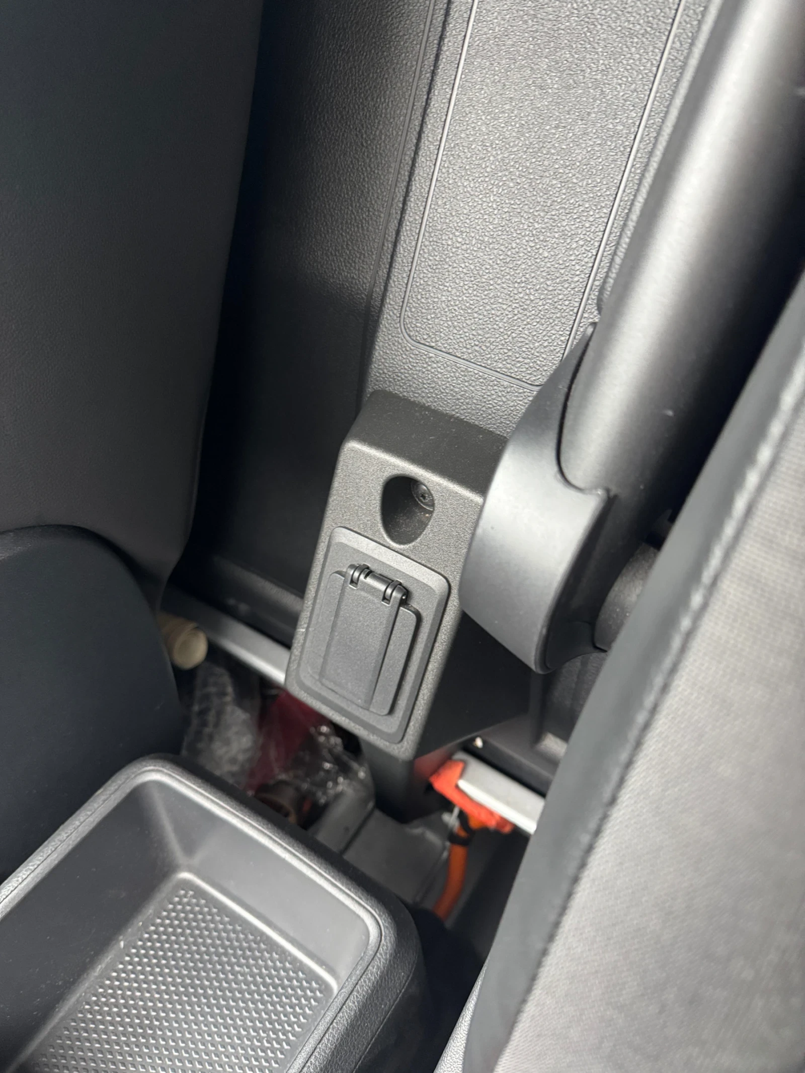 VW Caddy, снимка 12 - Автомобили и джипове - 54067843