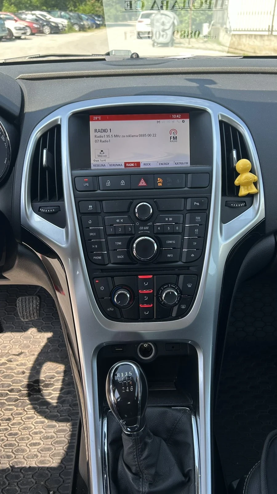 Opel Astra J, снимка 4 - Автомобили и джипове - 54682474