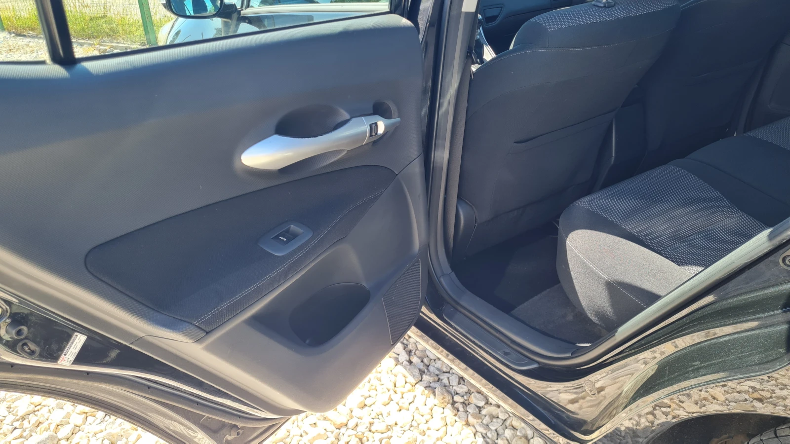 Toyota Auris 1.6i 132к.с, снимка 9 - Автомобили и джипове - 54712907