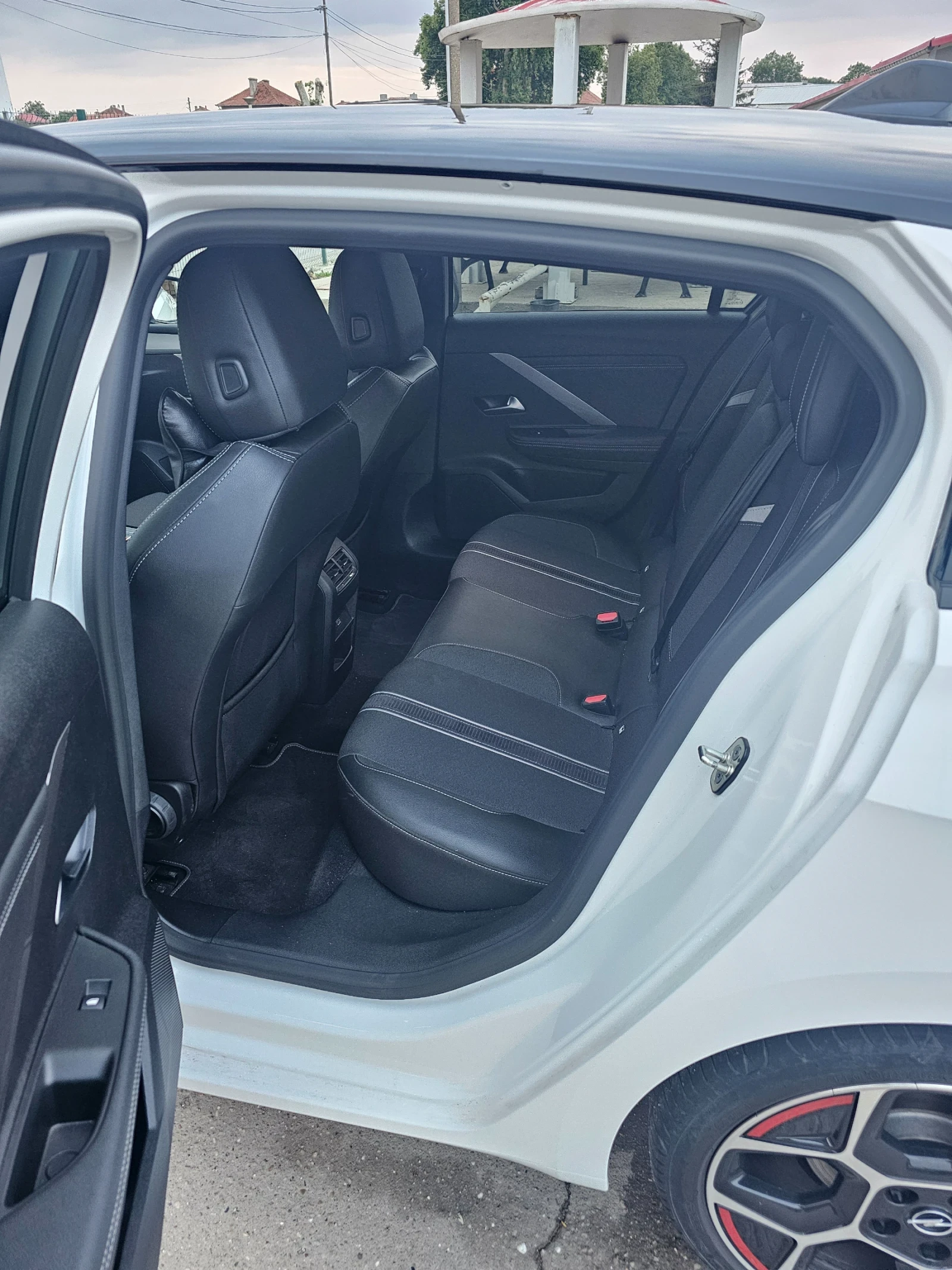 Opel Astra GS Line, снимка 8 - Автомобили и джипове - 54858337