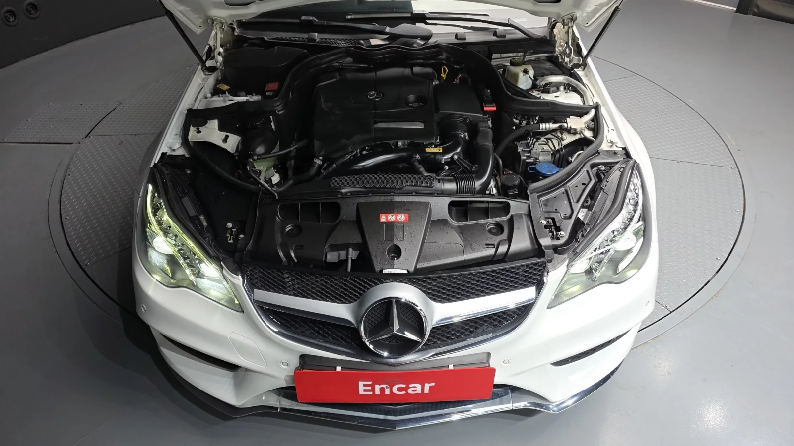 Mercedes-Benz E 200 4MATIC CAM/PANO#УНИКАТ# !FULL!, снимка 4 - Автомобили и джипове - 55050122