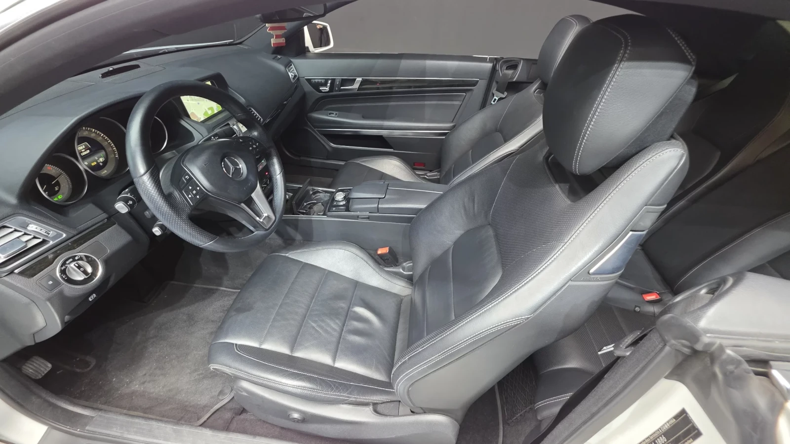 Mercedes-Benz E 200 4MATIC CAM/PANO#УНИКАТ# !FULL!, снимка 5 - Автомобили и джипове - 55050122