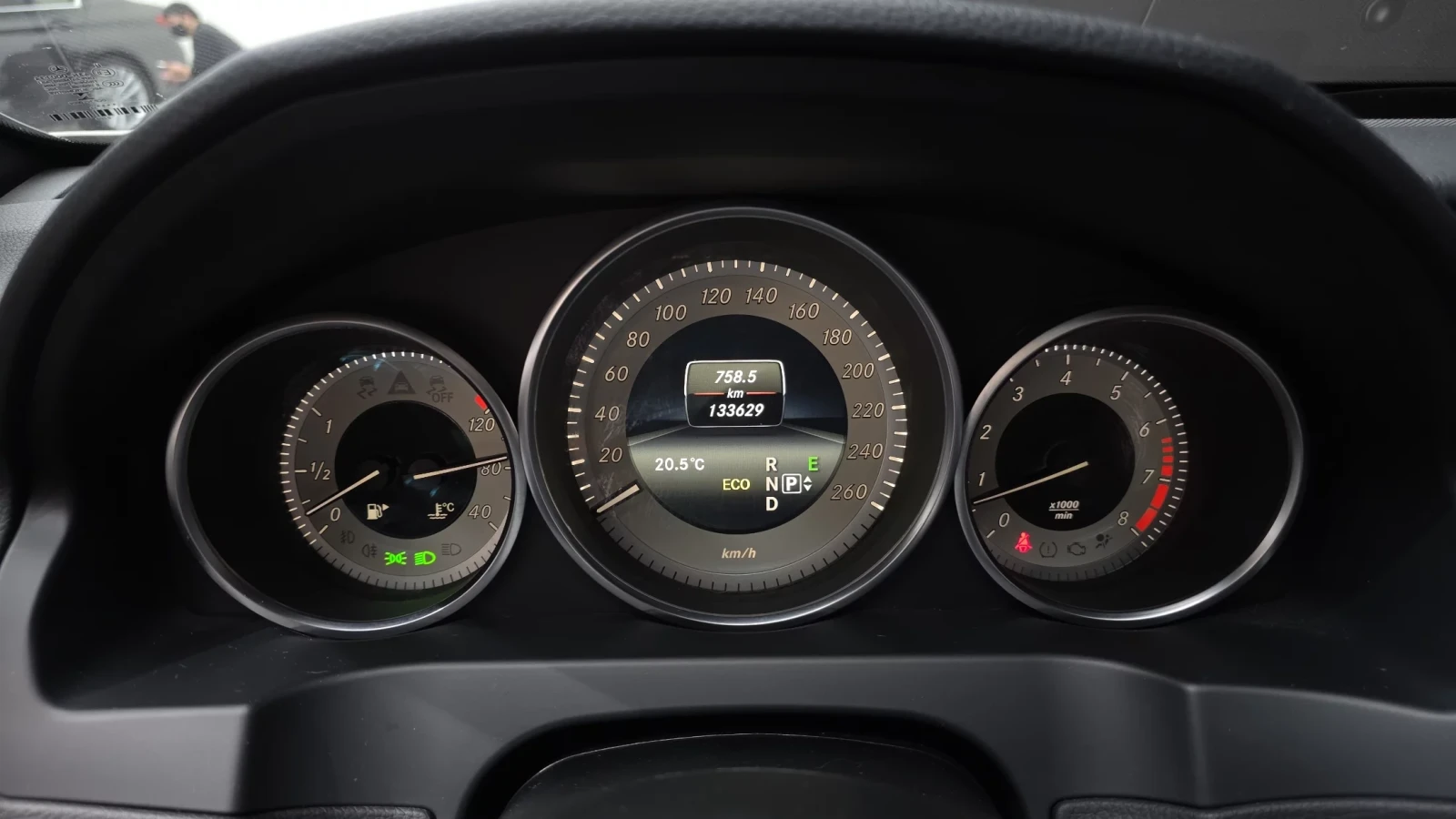 Mercedes-Benz E 200 4MATIC CAM/PANO#УНИКАТ# !FULL!, снимка 6 - Автомобили и джипове - 55050122