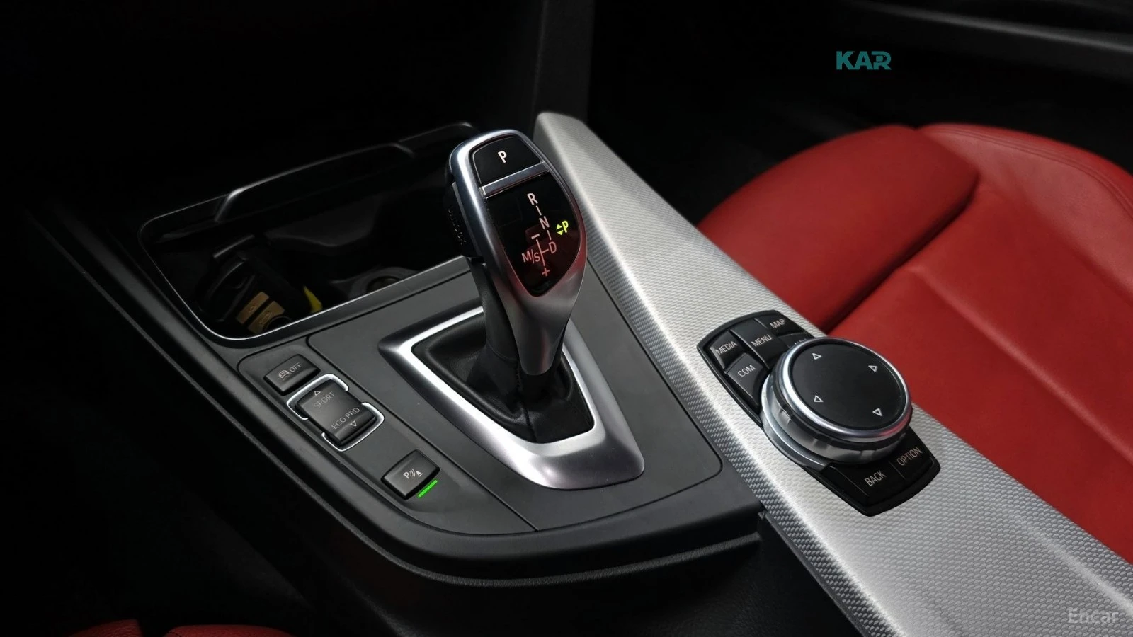 BMW 330 MSPORT* ПОДГРЕВ* КАМЕРА* ХЕДЪП* SUNROOF* KEYLESS* , снимка 11 - Автомобили и джипове - 55820648