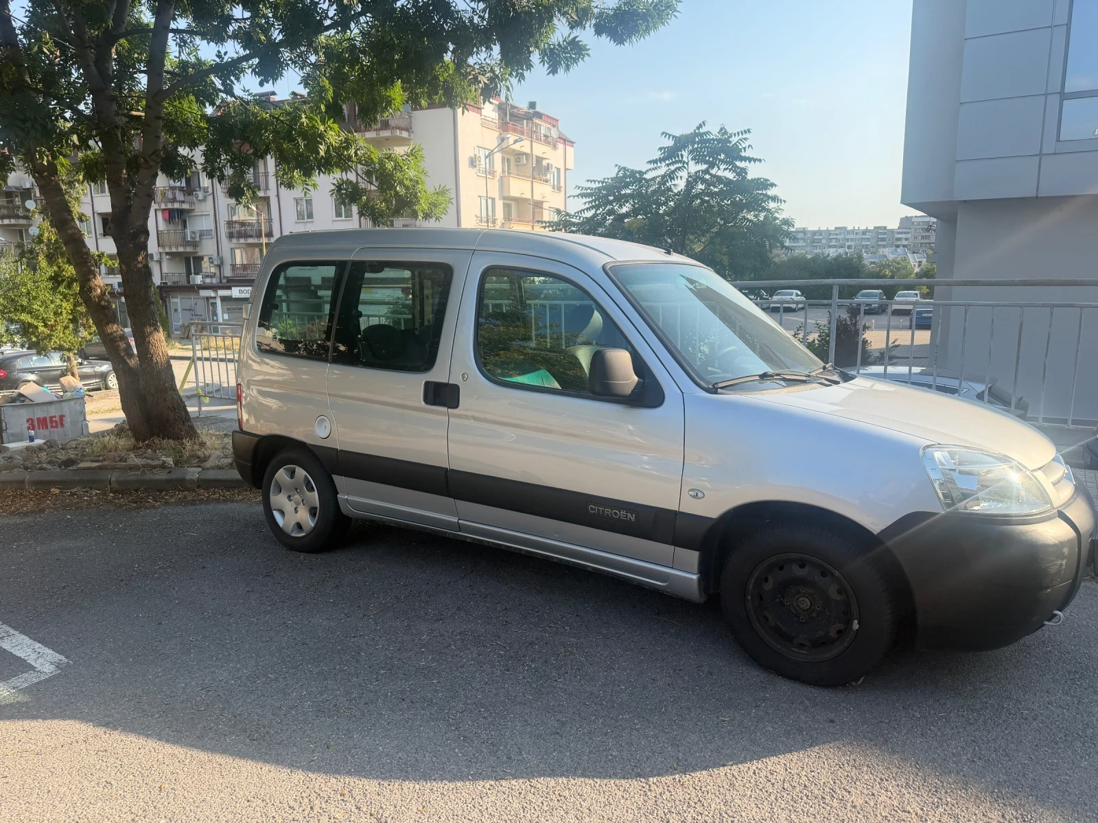 Citroen Berlingo 1.9/пътнически, снимка 5 - Автомобили и джипове - 55935242