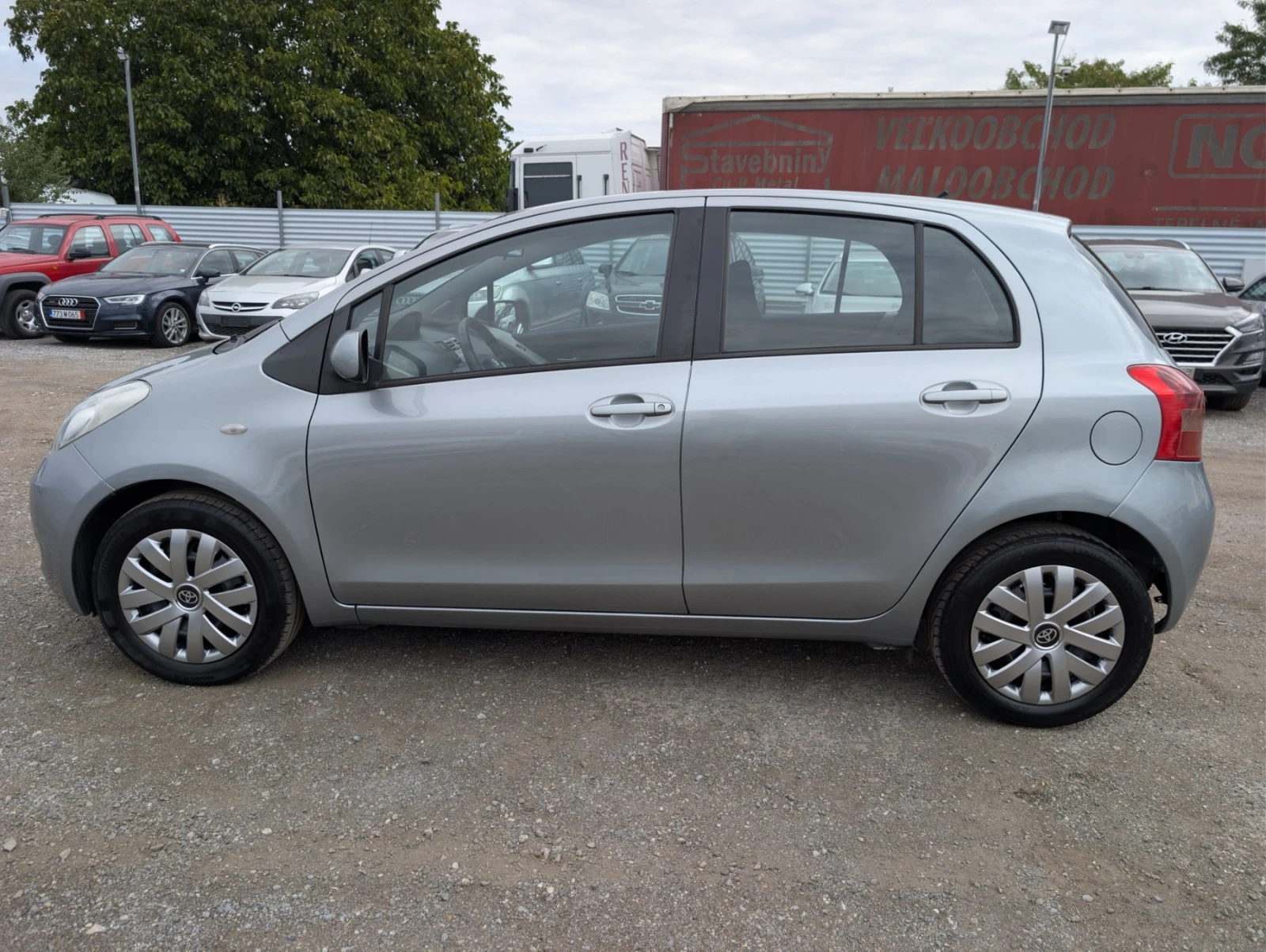 Toyota Yaris 1.3i Automatic 178х.км, снимка 2 - Автомобили и джипове - 56092610