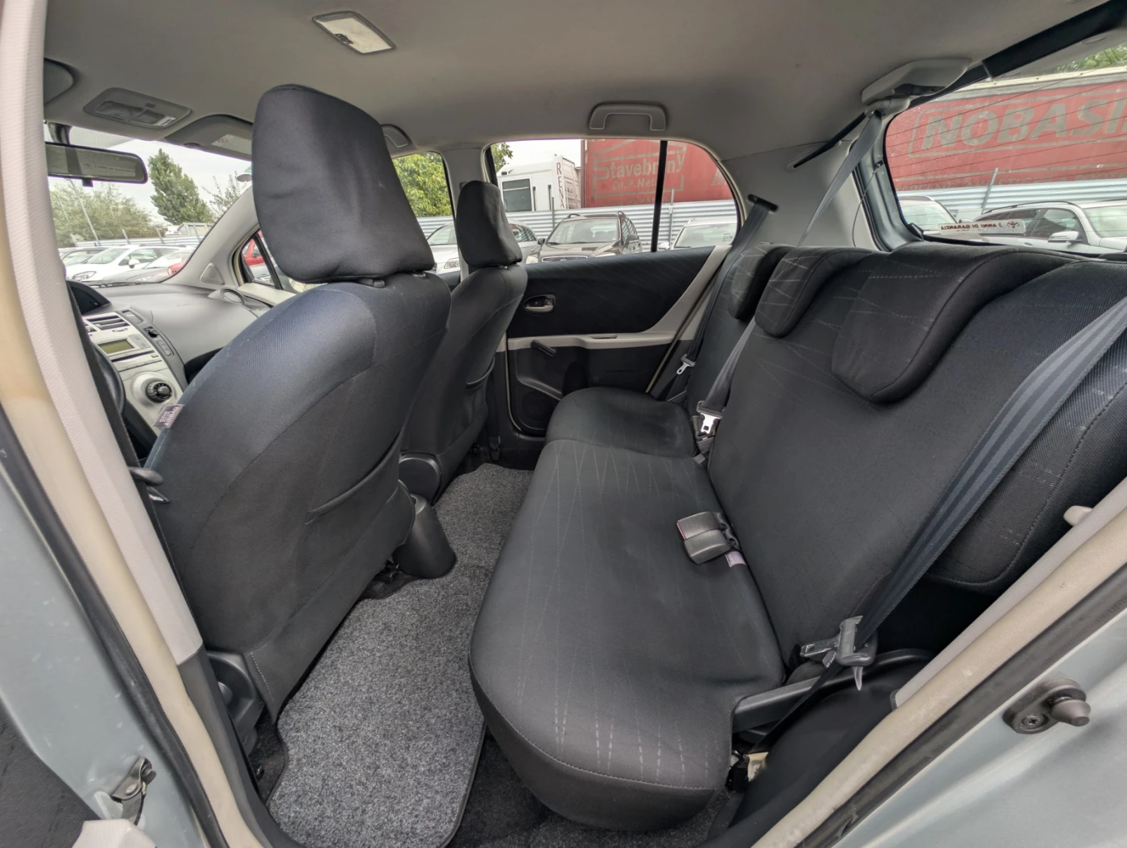 Toyota Yaris 1.3i Automatic 178х.км, снимка 13 - Автомобили и джипове - 56092610