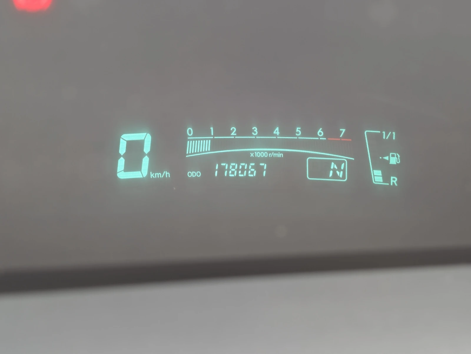 Toyota Yaris 1.3i Automatic 178х.км, снимка 11 - Автомобили и джипове - 56092610