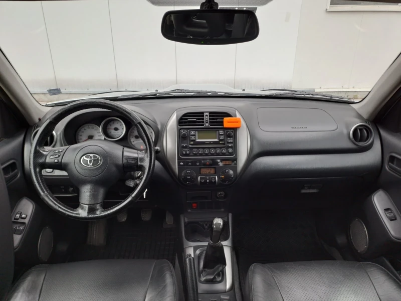 Toyota Rav4 2.0 D4D, снимка 12 - Автомобили и джипове - 47565018