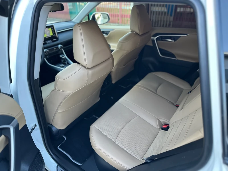 Toyota Rav4 2.5Hybrid/4x4/гаранция/126000км., снимка 13 - Автомобили и джипове - 52597850