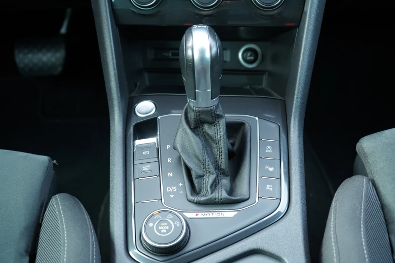 VW Tiguan * 2.0TDI* 4Motion* Highline* 360* DSG* , снимка 14 - Автомобили и джипове - 52734992
