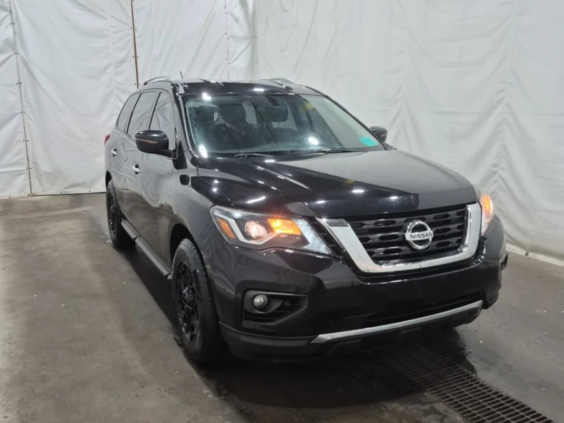 Nissan Pathfinder * SV TECH * CARFAX * , снимка 2 - Автомобили и джипове - 53304101