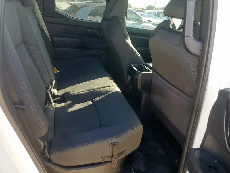 Toyota Tacoma 2.4L 4 Rear-wheel drive, снимка 13 - Автомобили и джипове - 52712974