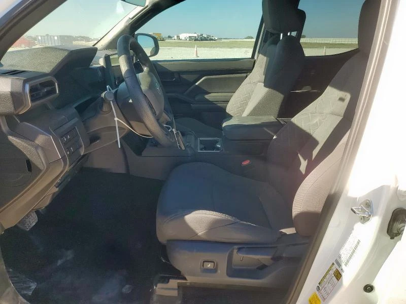 Toyota Tacoma 2.4L 4 Rear-wheel drive, снимка 10 - Автомобили и джипове - 52712974