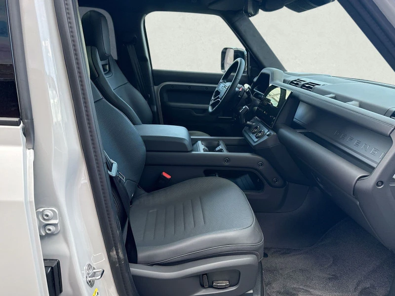 Land Rover Defender OCTA NEW 2026, снимка 6 - Автомобили и джипове - 55059695