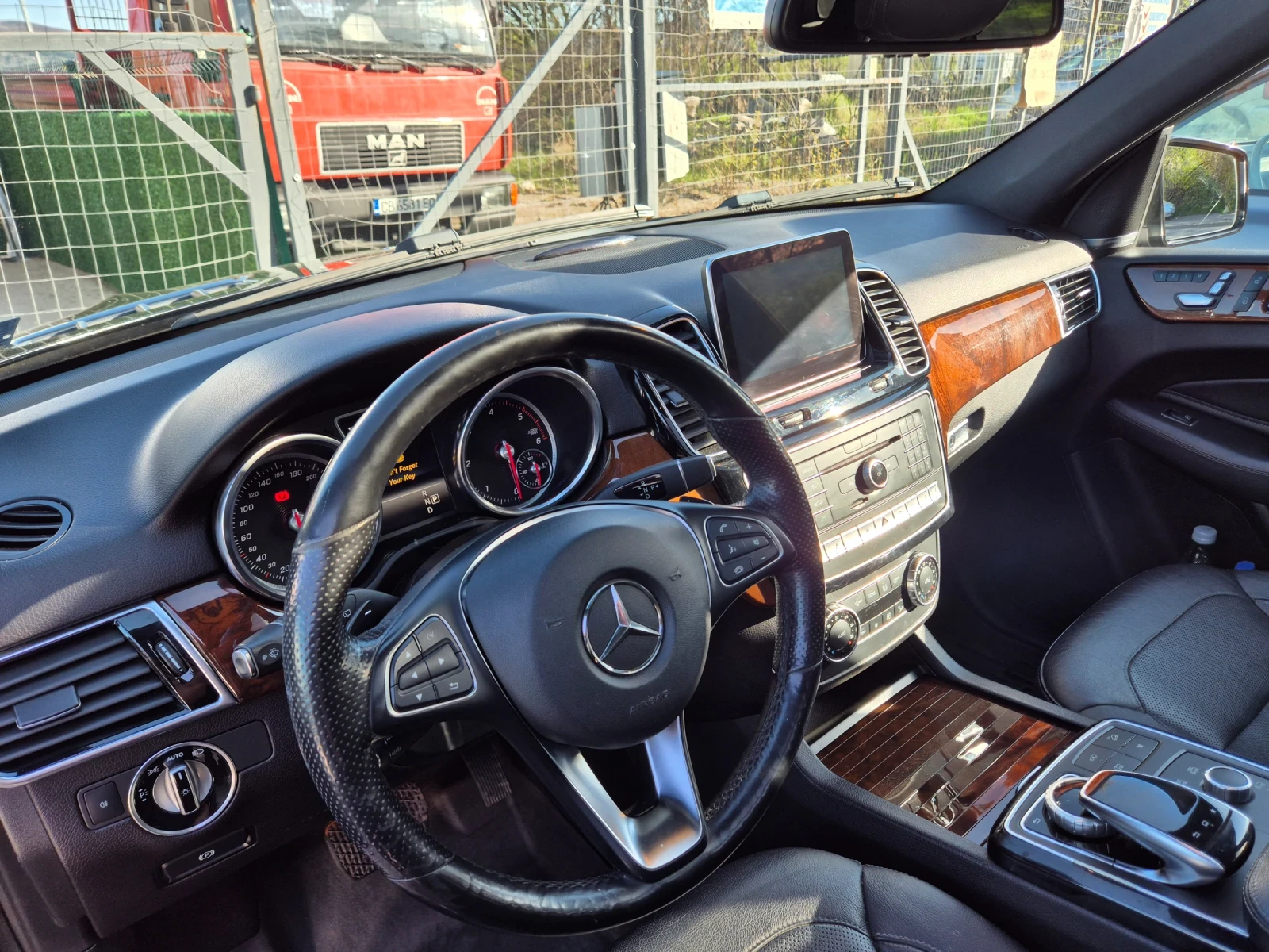 Mercedes-Benz GLE 350 AMG, Панорама, 360 камера, Подгрев, Обдухване - изображение 9