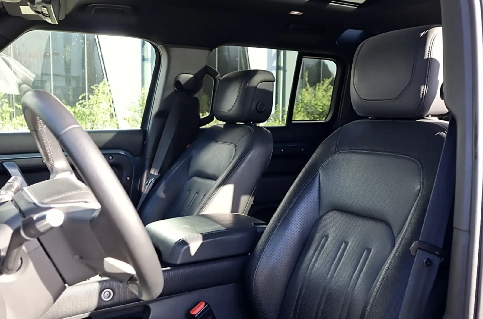 Land Rover Defender 2021 Land Rover Defender 110 X-Dynamic HSE - изображение 7