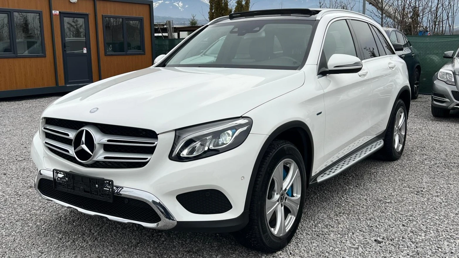 Mercedes-Benz GLC 350е 4Matic Панорама Нави Кожа Подгрев Камера LED