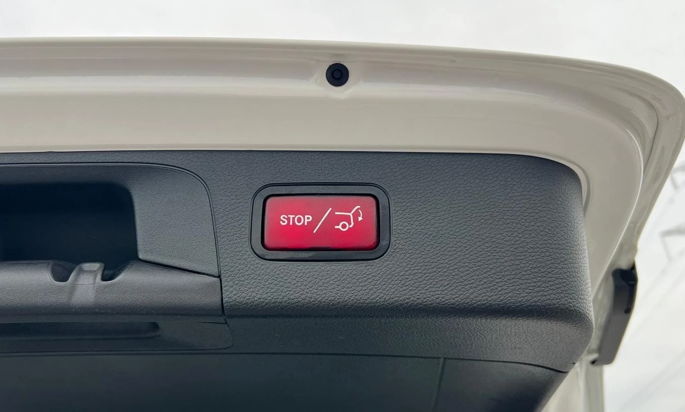 Mercedes-Benz GLC 350е 4Matic Панорама Нави Кожа Подгрев Камера LED, снимка 16 - Автомобили и джипове - 53747953