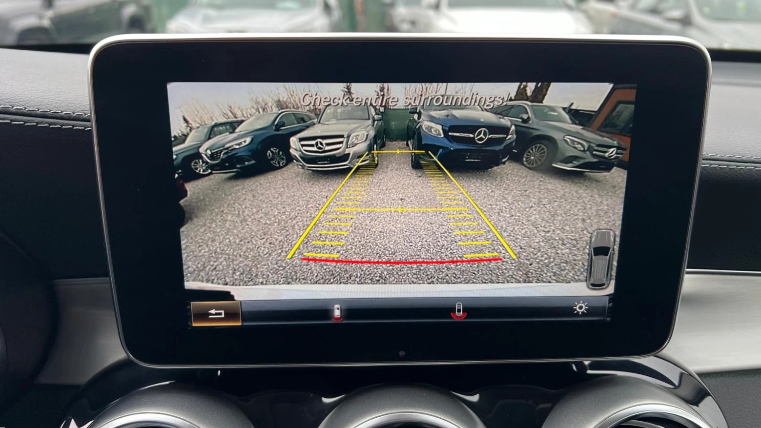 Mercedes-Benz GLC 350е 4Matic Панорама Нави Кожа Подгрев Камера LED, снимка 13 - Автомобили и джипове - 53747953