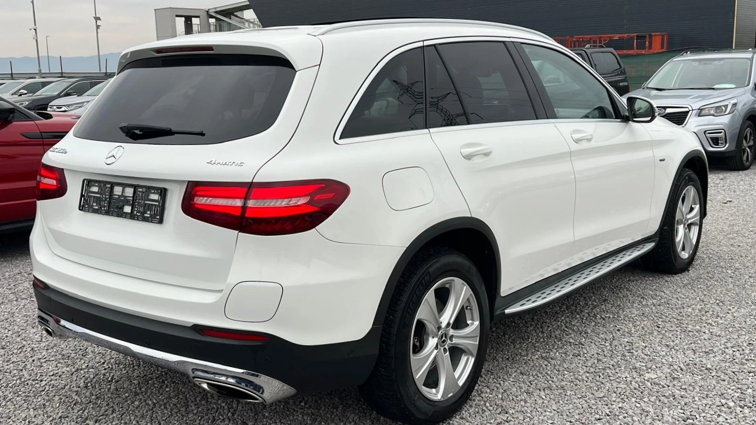 Mercedes-Benz GLC 350е 4Matic Панорама Нави Кожа Подгрев Камера LED, снимка 3 - Автомобили и джипове - 53747953
