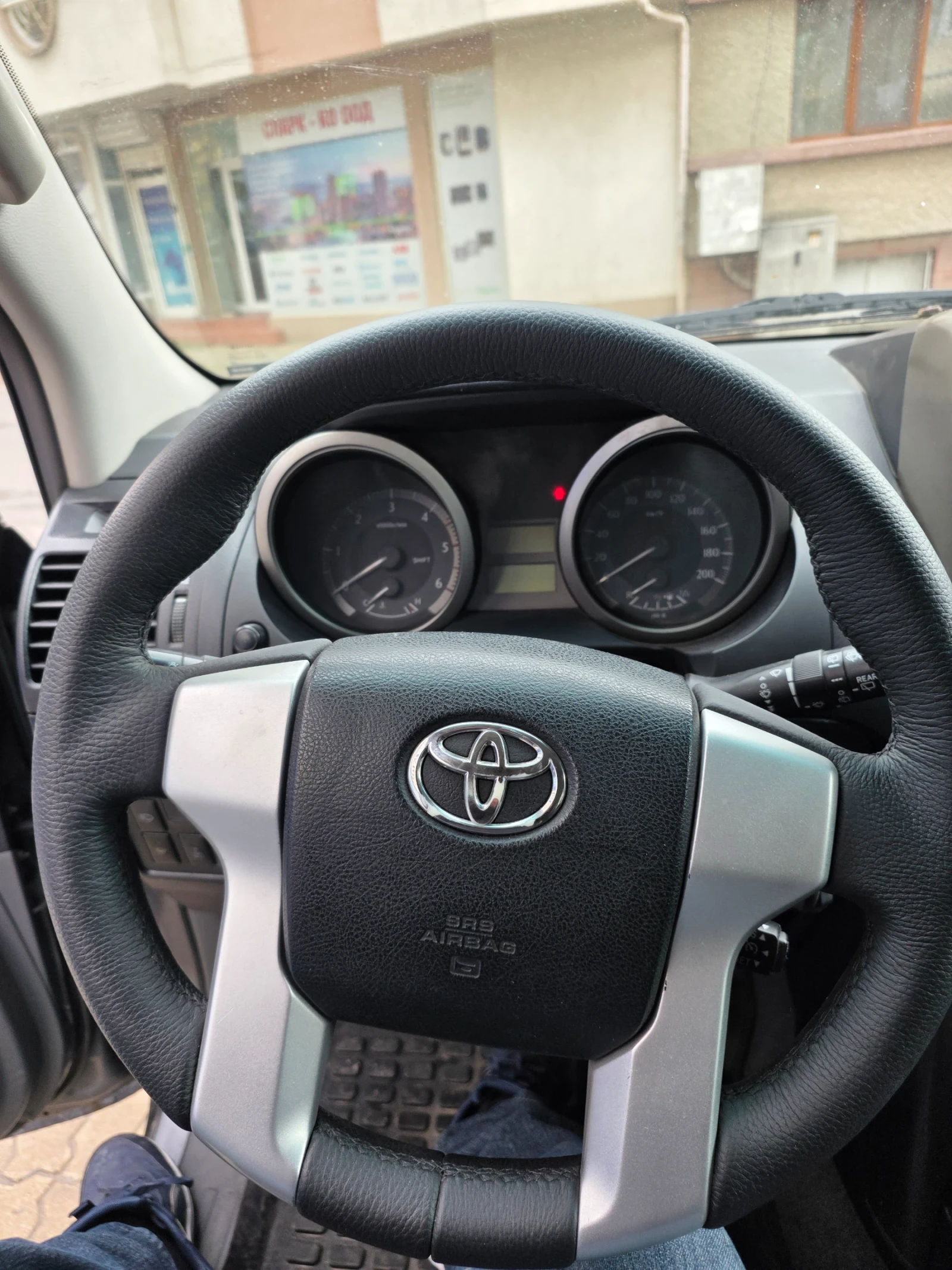 Toyota Land cruiser 150, снимка 9 - Автомобили и джипове - 54055913