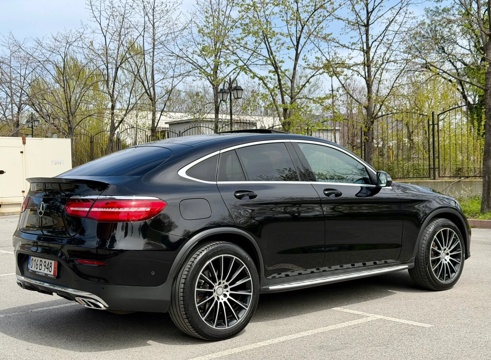 Mercedes-Benz GLC 250 Coupe/AMG/Burmester/360/Дистроник/Line Assist/, снимка 6 - Автомобили и джипове - 54232192