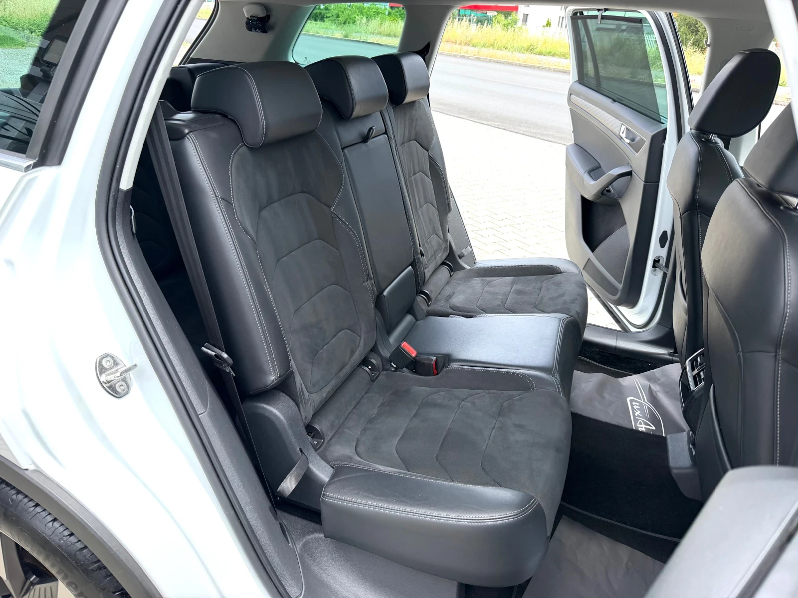 Skoda Kodiaq 2.0TDI#PANORAMA#7МЕСТА#ALCANTARA#DISTR#KEYLESS#, снимка 13 - Автомобили и джипове - 54430917
