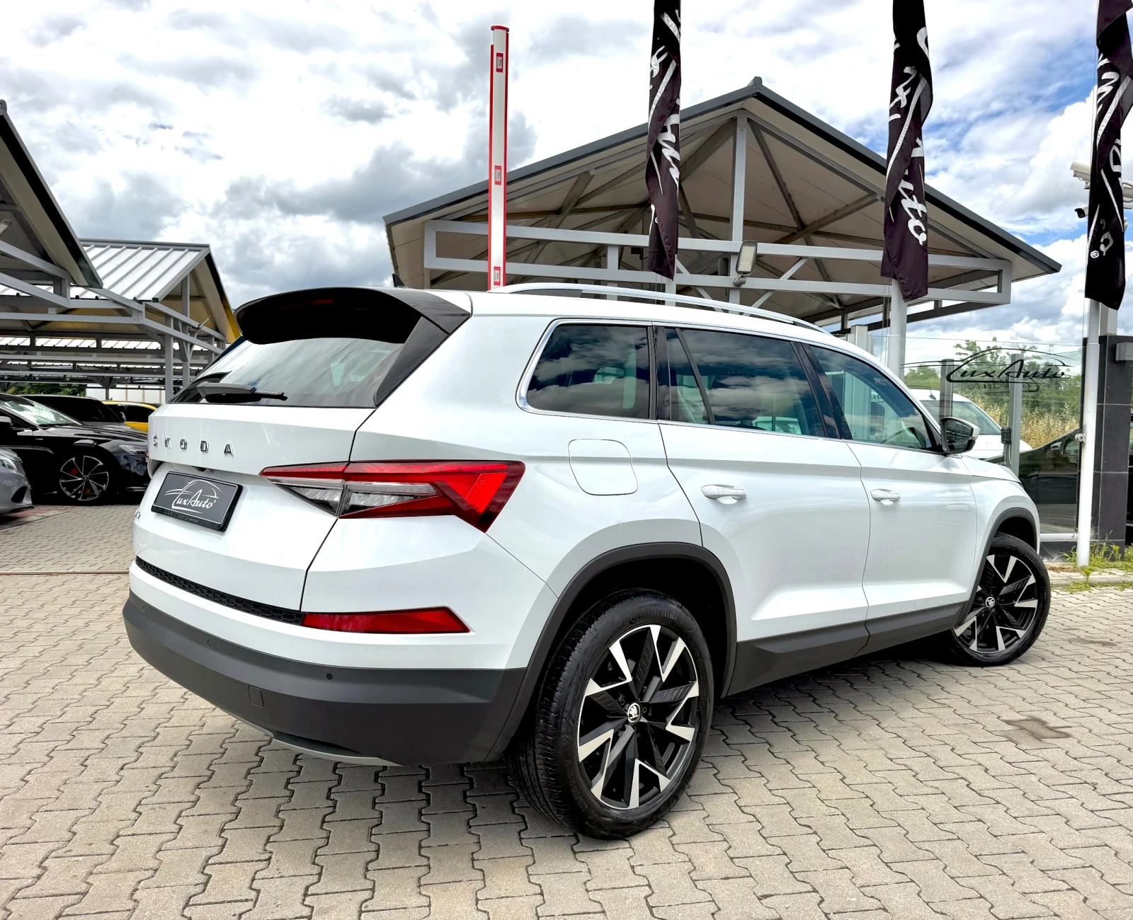 Skoda Kodiaq 2.0TDI#PANORAMA#7МЕСТА#ALCANTARA#DISTR#KEYLESS#, снимка 4 - Автомобили и джипове - 54430917