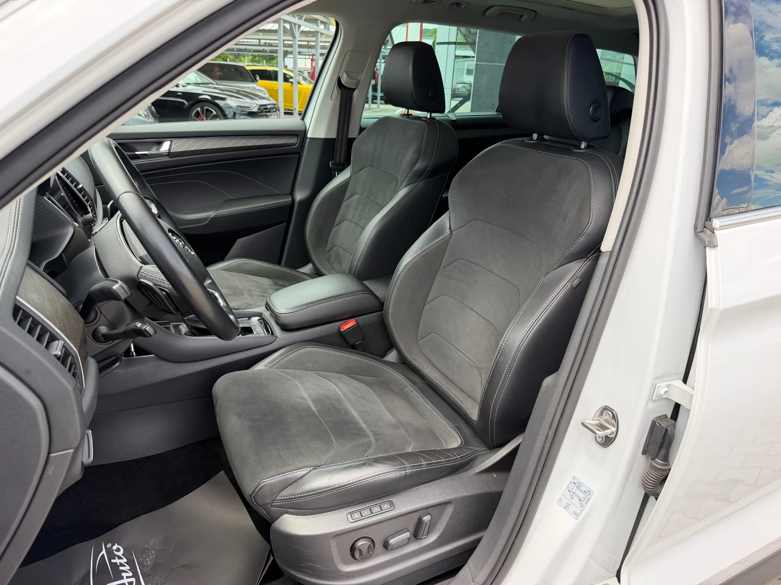 Skoda Kodiaq 2.0TDI#PANORAMA#7МЕСТА#ALCANTARA#DISTR#KEYLESS#, снимка 10 - Автомобили и джипове - 54430917