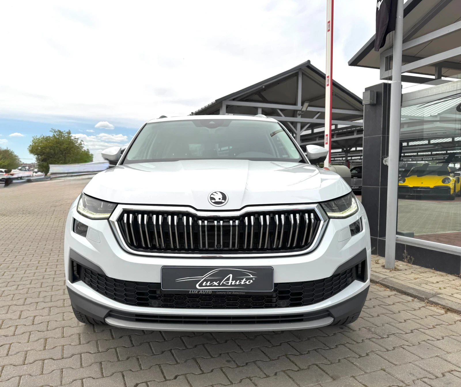Skoda Kodiaq 2.0TDI#PANORAMA#7МЕСТА#ALCANTARA#DISTR#KEYLESS#, снимка 3 - Автомобили и джипове - 54430917