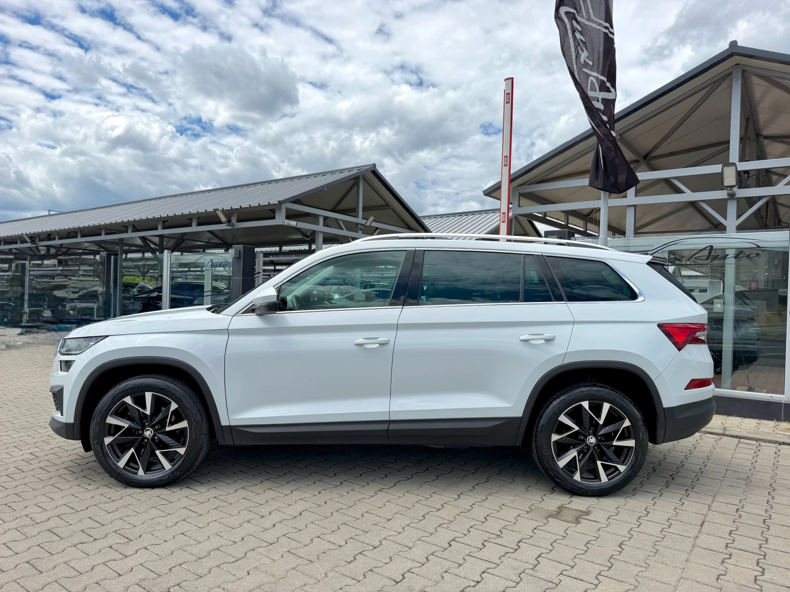Skoda Kodiaq 2.0TDI#PANORAMA#7МЕСТА#ALCANTARA#DISTR#KEYLESS#, снимка 6 - Автомобили и джипове - 54430917
