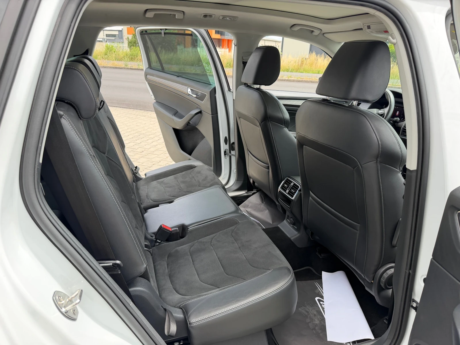 Skoda Kodiaq 2.0TDI#PANORAMA#7МЕСТА#ALCANTARA#DISTR#KEYLESS#, снимка 12 - Автомобили и джипове - 54430917