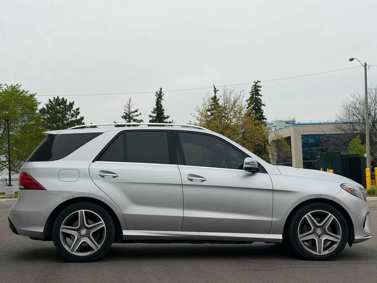 Mercedes-Benz GLE 350 | 360 | HARMAN KARDON | ПАНОРАМА | CARFAX | , снимка 3 - Автомобили и джипове - 54626697