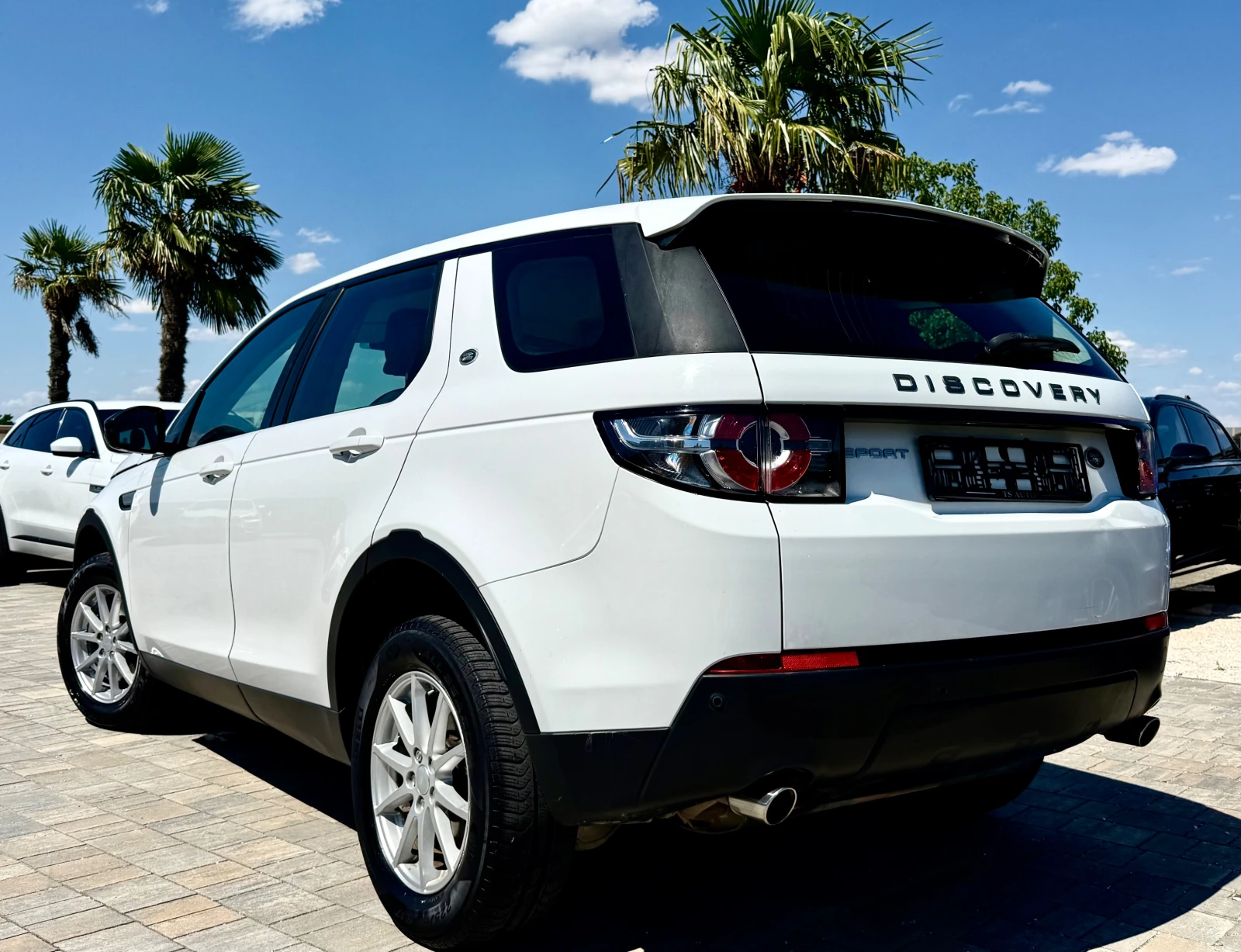 Land Rover Discovery Sport 2.0D, снимка 7 - Автомобили и джипове - 55233458