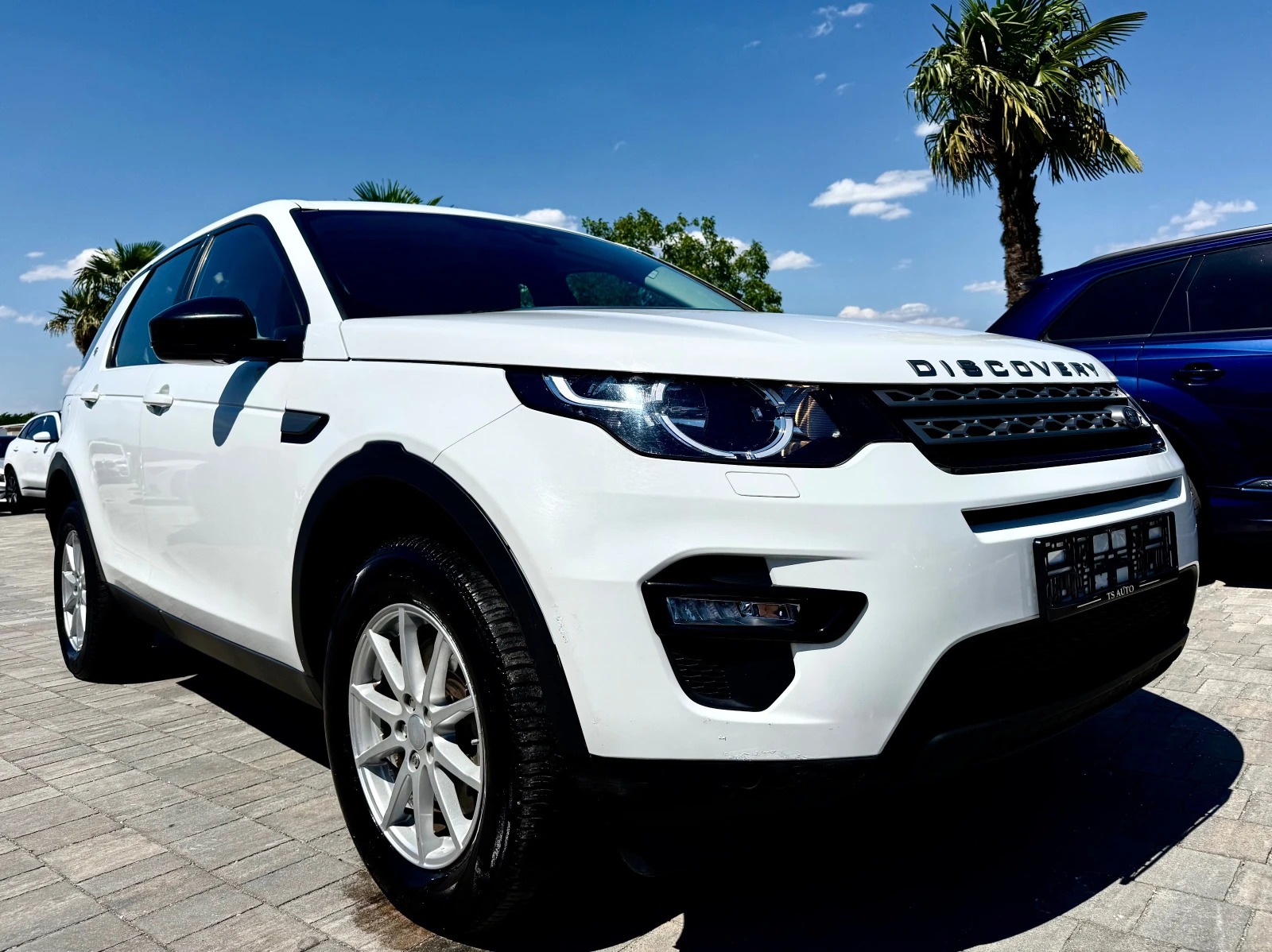 Land Rover Discovery Sport 2.0D, снимка 2 - Автомобили и джипове - 55233458