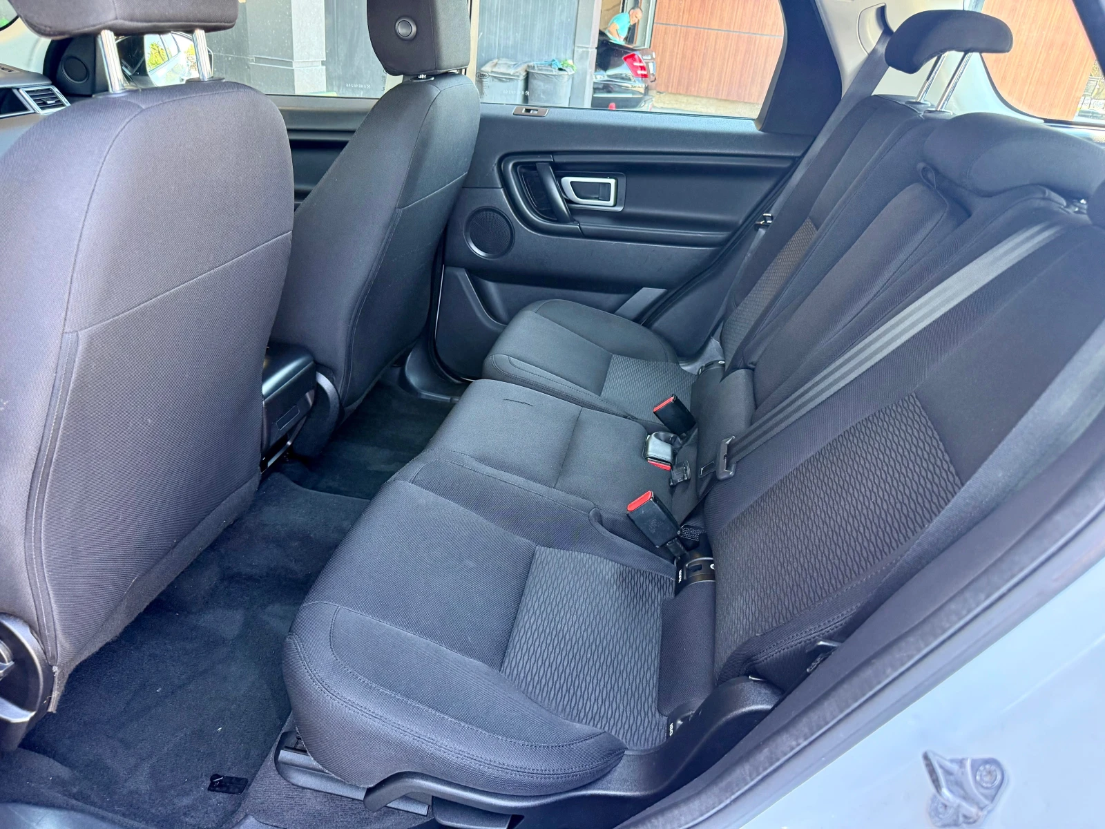 Land Rover Discovery Sport 2.0D, снимка 9 - Автомобили и джипове - 55233458