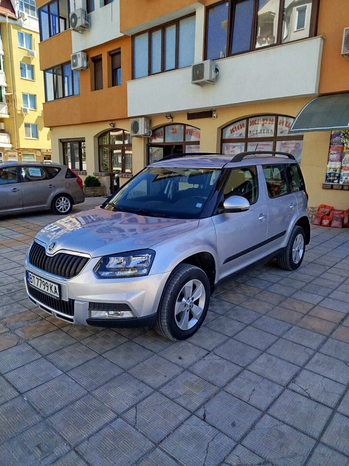 Skoda Yeti, снимка 8 - Автомобили и джипове - 55657852