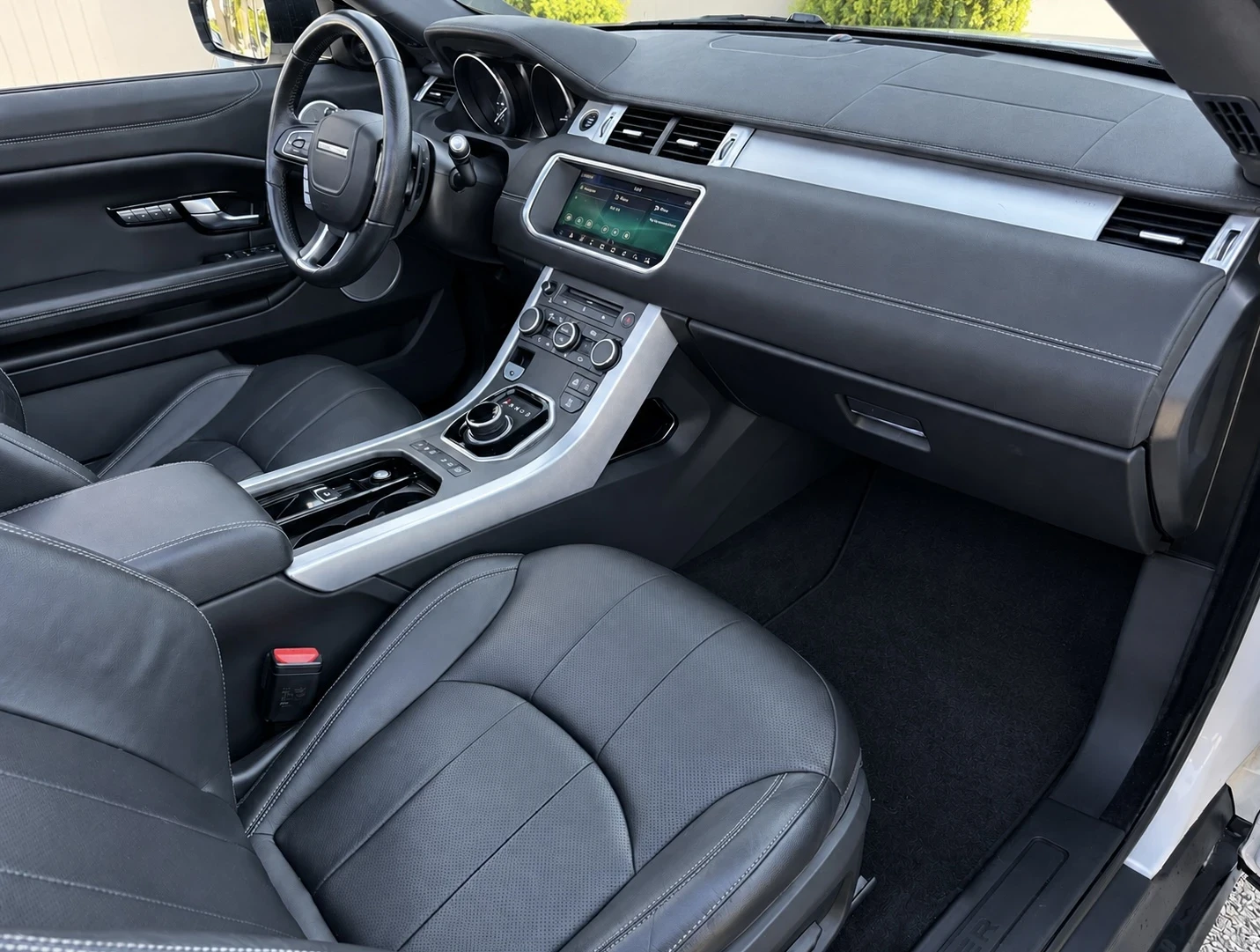 Land Rover Range Rover Evoque 2.0D Cabrio | 1 ГОДИНА ГАРАНЦИЯ| ЛИЗИНГ| БАРТЕР, снимка 12 - Автомобили и джипове - 56116655