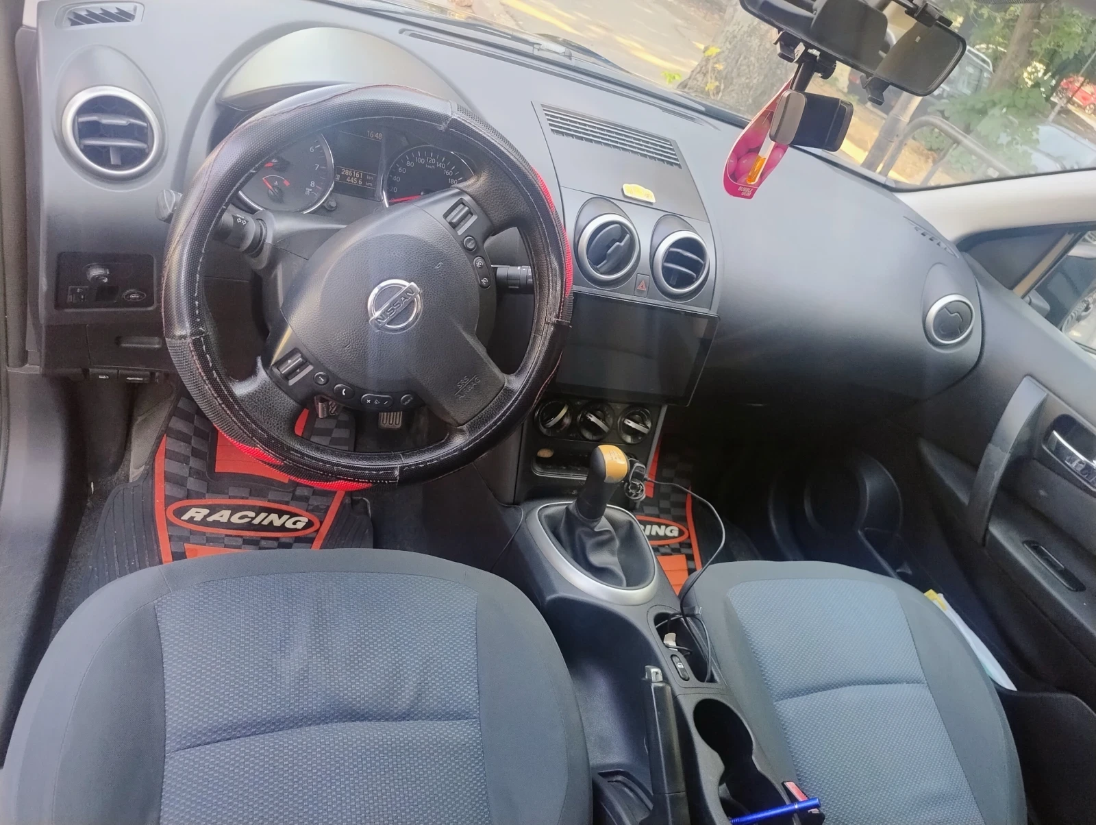 Nissan Qashqai 1.6i, снимка 7 - Автомобили и джипове - 56149513